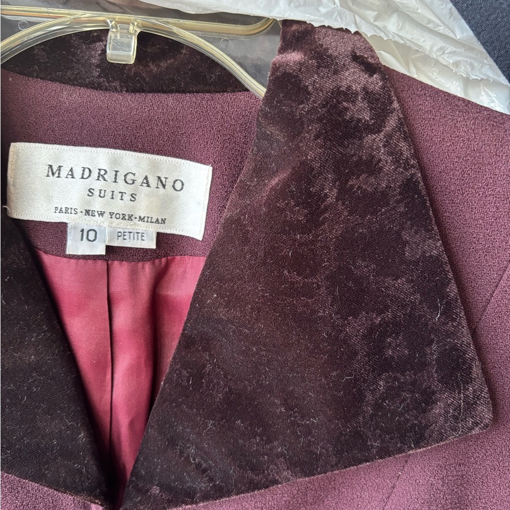 Women's Velvet Collar Blazer - Plum